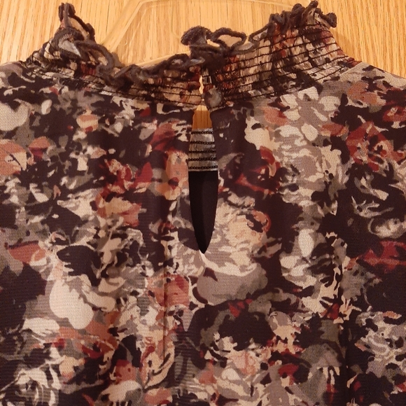 CJ Banks Smocking Top Size 1X - Picture 7 of 15